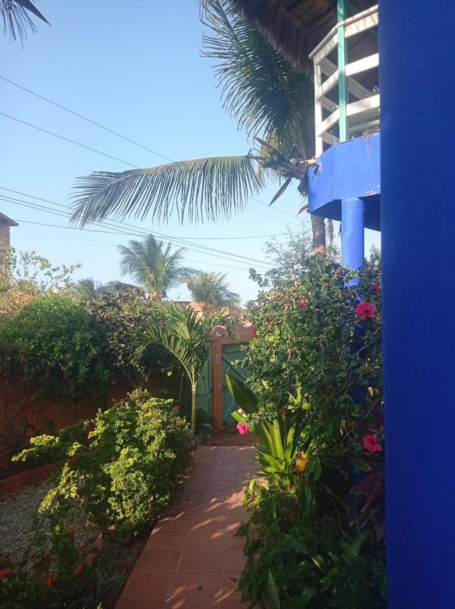 Villa Charming Blue House With Kitchen Parking And Garden Canoa Quebrada Esterno foto